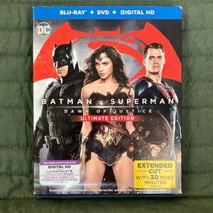 Batman v Superman: Dawn of Justice Blu-ray